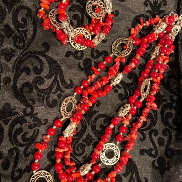 Red stone necklace and bracelet set - Picture 1 of 3